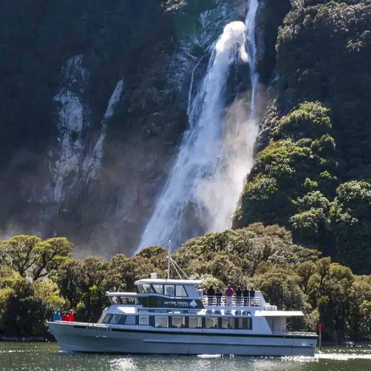 Milford Sound Cruise & Milford Track Walk