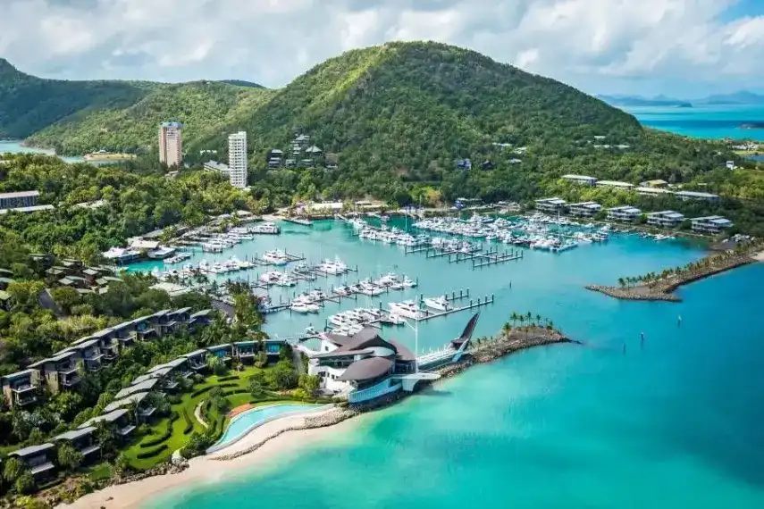 Hamilton Island Day Trip with FREE lunch at Marina Tavern included