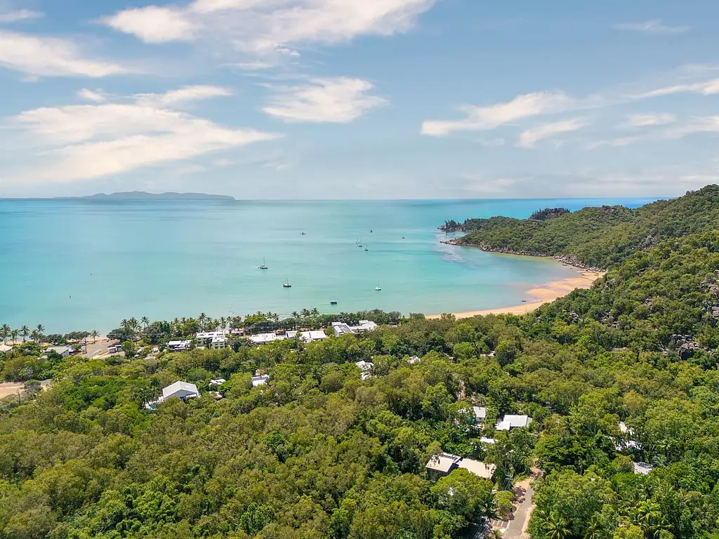 Glamping & Wildlife Park Tour 2 Night Package - Magnetic Island