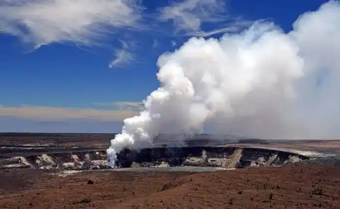 Volcano Adventure Tour from Hilo with Helicopter