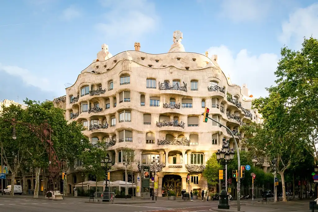 Best Of Gaudí Walking Tour With A Local Guide |Private Tour