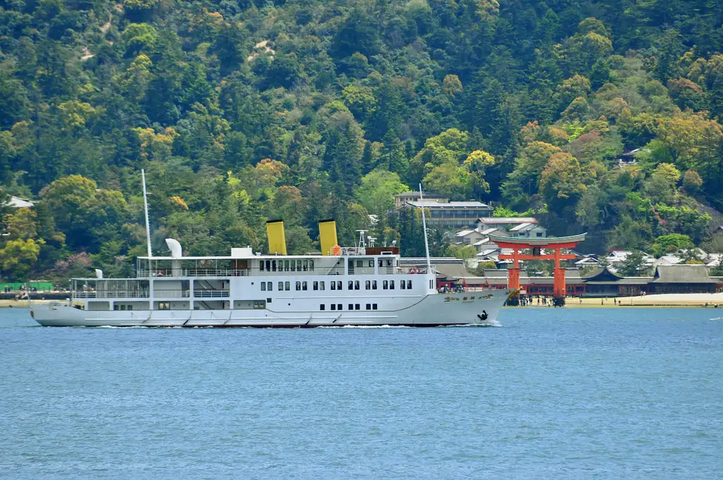 Seafood Lunch Cruise in the Seto Inland