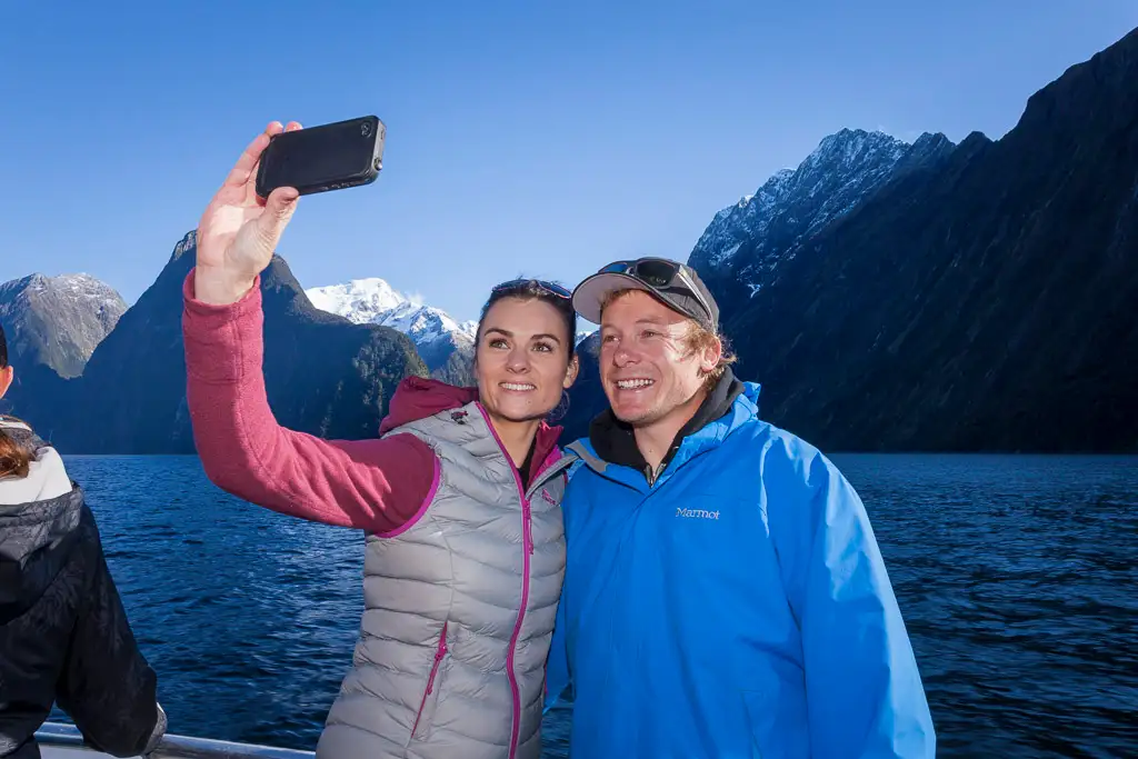 Milford Track Guided Walk & Boat Cruise - From Milford Sound