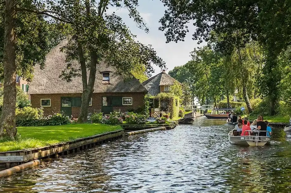 Zaanse windmill village and Giethoorn private tour from Amsterdam