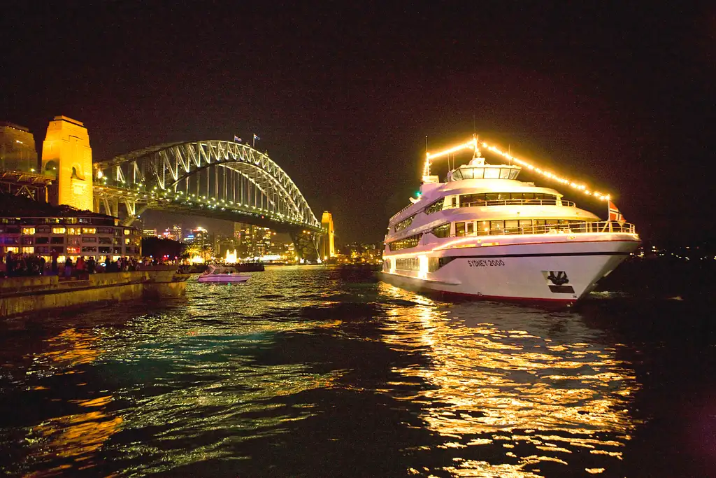 Sydney Harbour Starlight Dinner Cruise