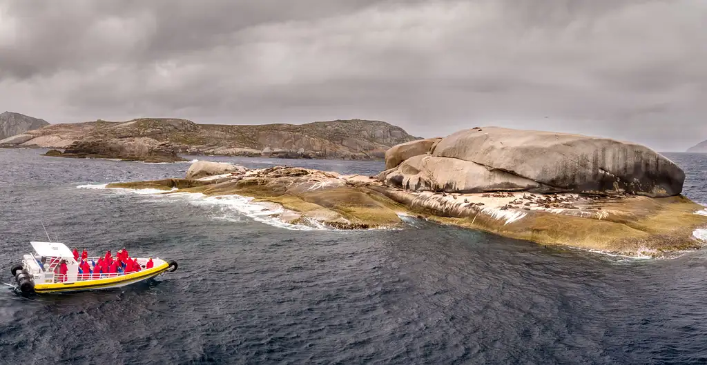 2.5 Hour Wilsons Promontory Cruise | Discover Skull Rock