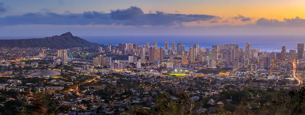 Honolulu Sunset & Light-Painting Experience