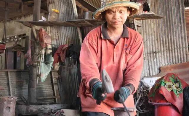 Medieval Knife-Making