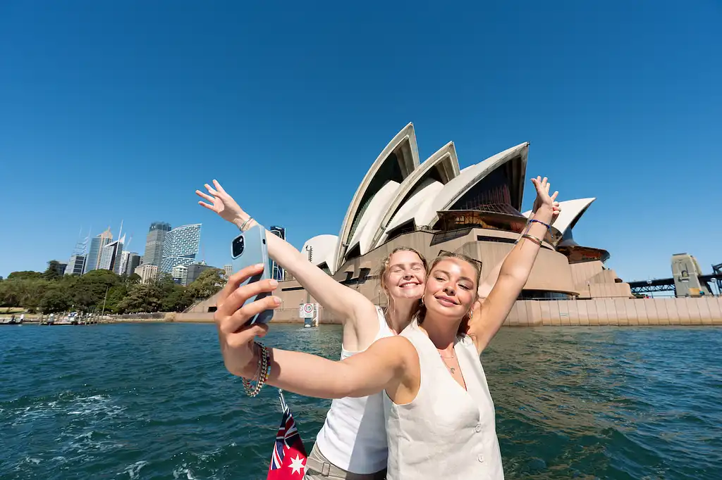 Sydney Icons, Bays & Beaches Cruise - Half Day