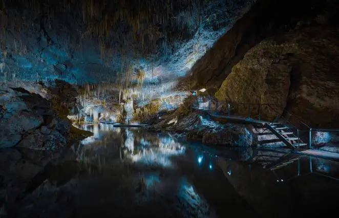 Lake Cave Fully Guided Tour