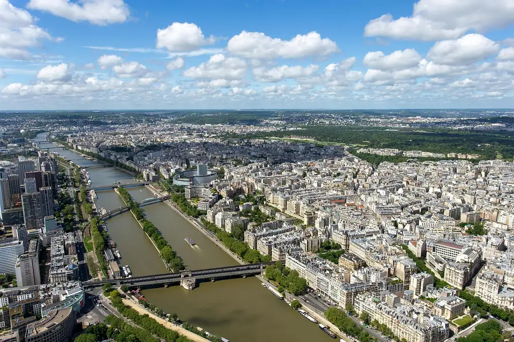 Eiffel Tower Guided Tour By Elevator - 2nd Floor