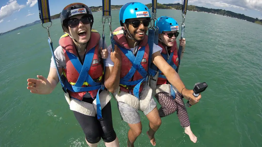 Bay of Islands Tandem or Triple Parasail