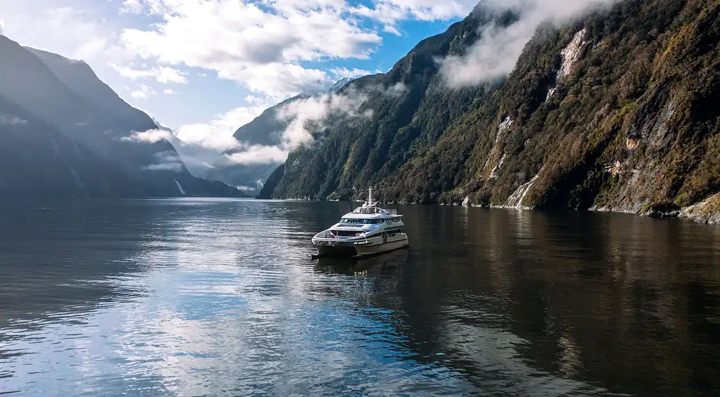 Milford Sound Coach | Cruise | Coach From Queenstown with Lunch