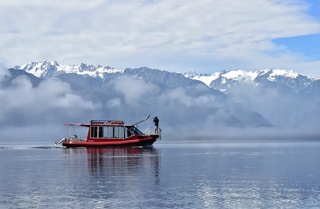 Lake Mapourika Scenic Cruise