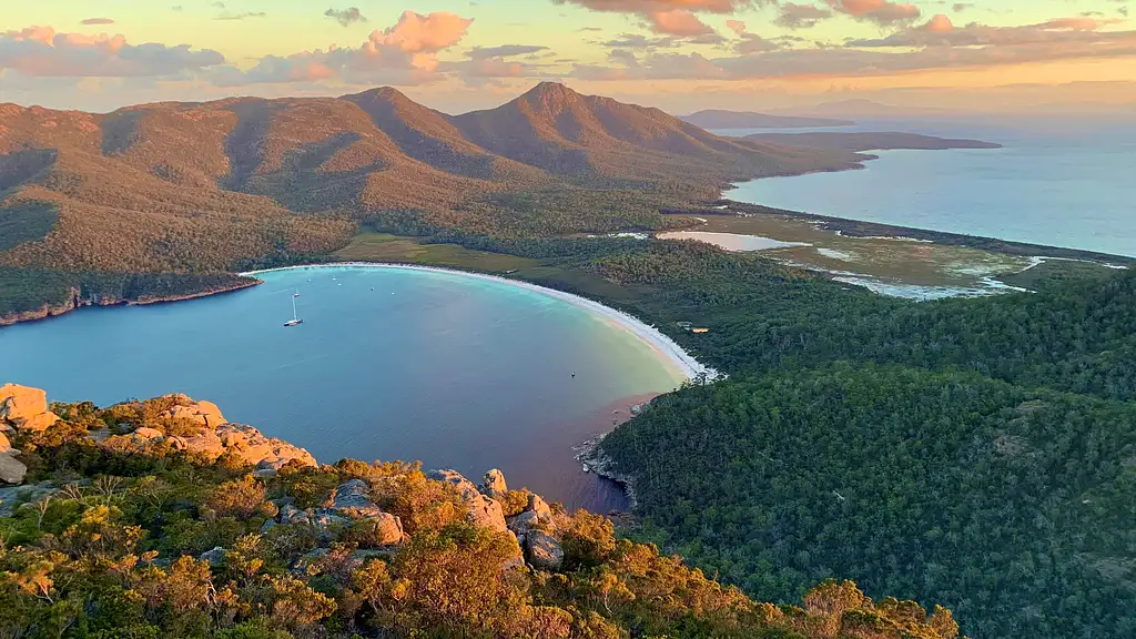 Coles Bay, Freycinet National Park and Wineglass Bay Walk