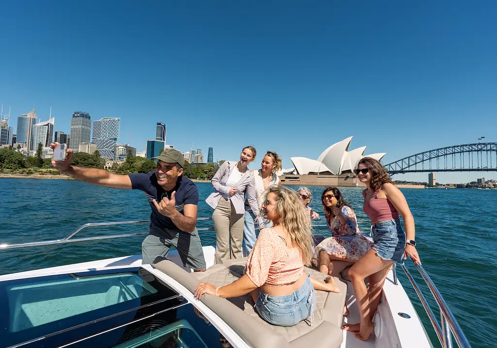 Sydney Icons, Bays & Beaches Cruise - Half Day