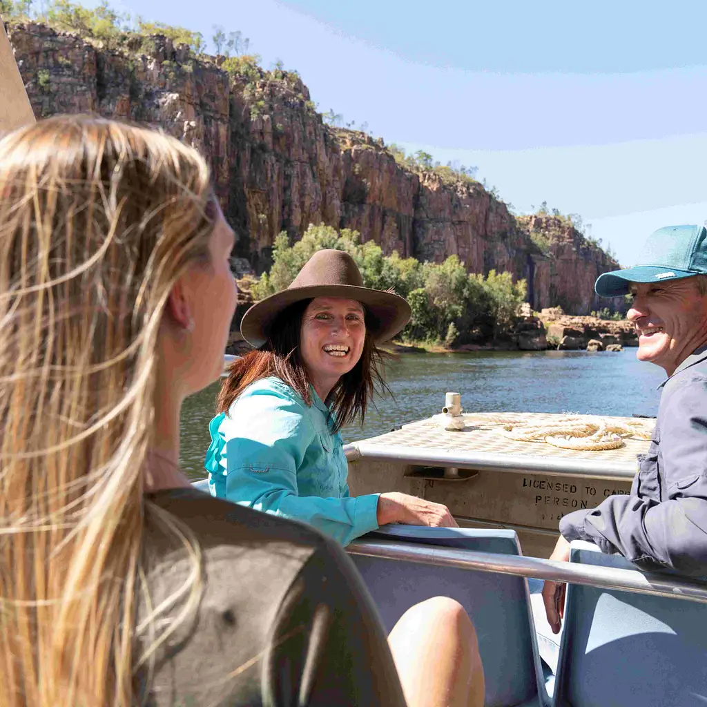 NitNit Dreaming 2 Gorge Boat Tour | Backpacker Deals