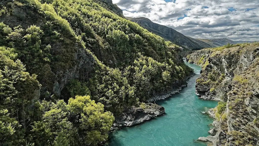 Premium Milford Sound & Te Anau Highlights 2 day Combo Small Group Tour from Queenstown