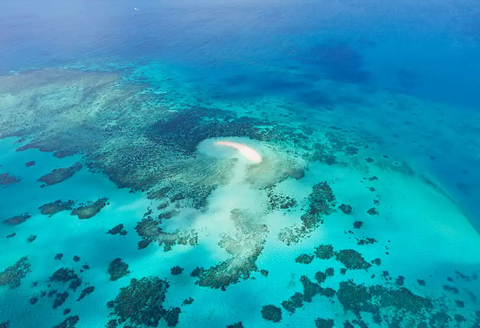 Outer Great Barrier Reef Helicopter Flight | 40 Minutes