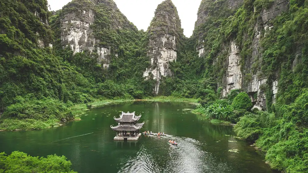 6 Day Hanoi & Halong Bay Tour