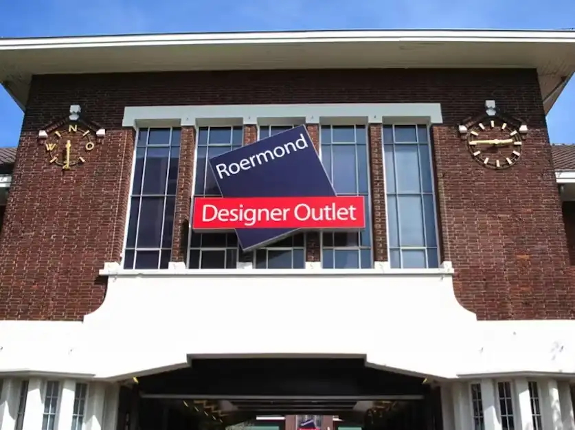 Shopping at Roermond Design Outlet with private transportation from Amsterdam