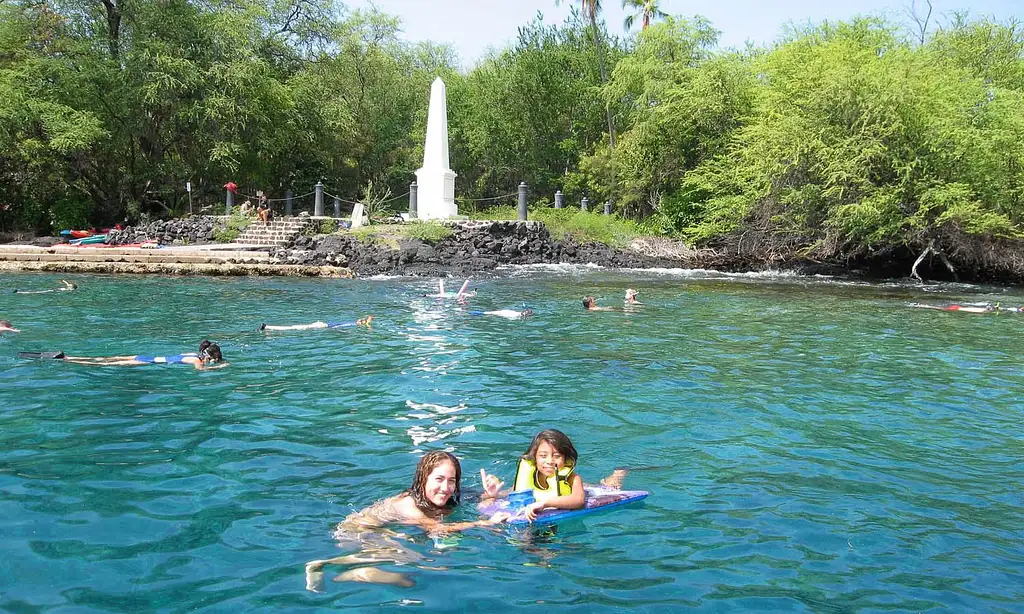 Kealakekua Bay Snorkel Tour - Captain Cook Exclusive