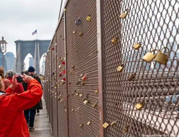 Secrets Of Brooklyn Bridge Walking Tour