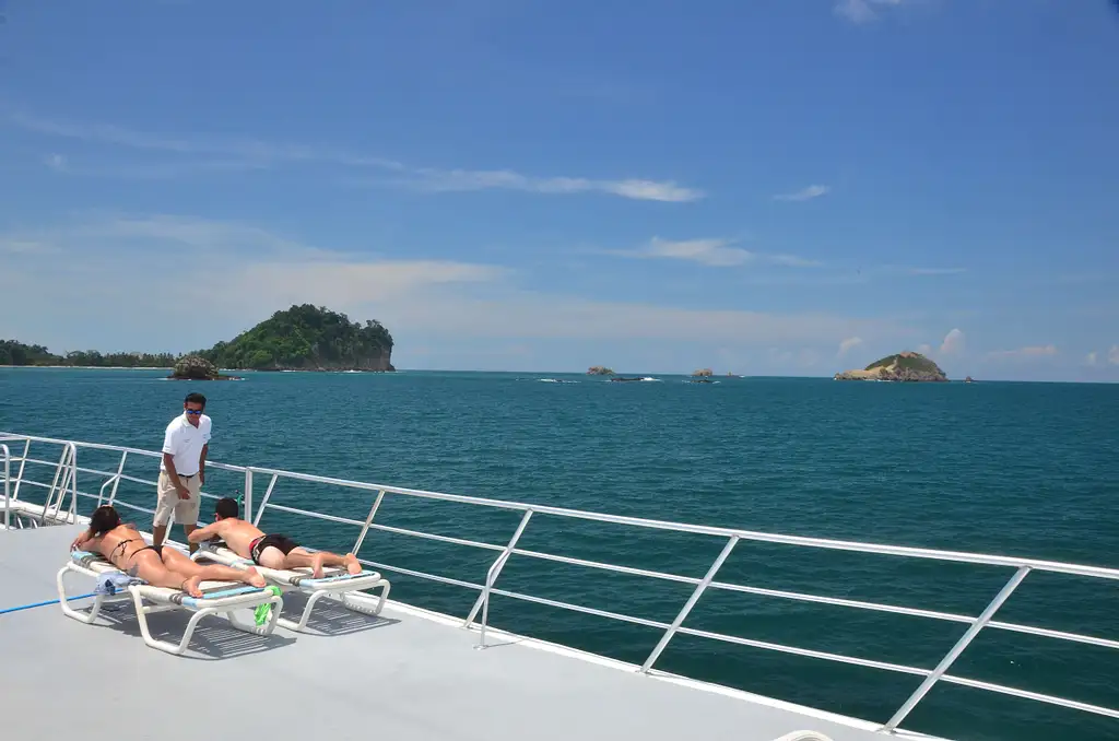 One Day Catamaran Tour in Manuel Antonio from San José