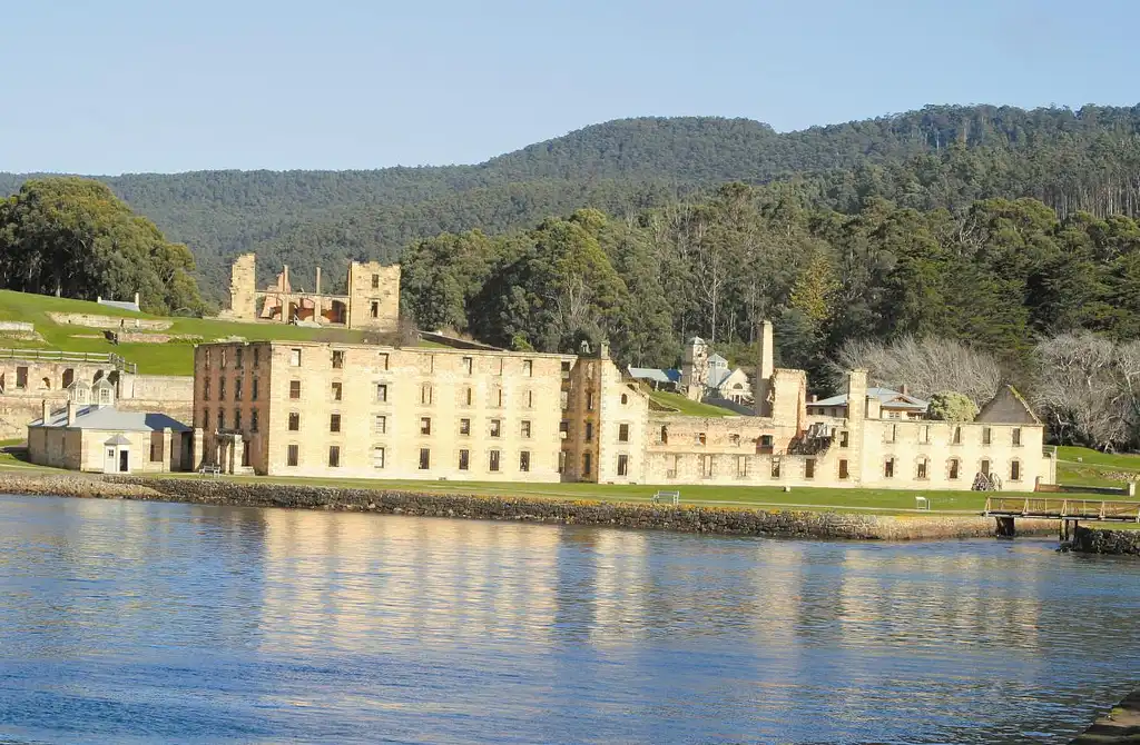 Port Arthur Bus Service (Hobart-Port Arthur Return)