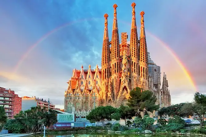 Early Entrance Tour Of The Sagrada Familia - Semi-Private