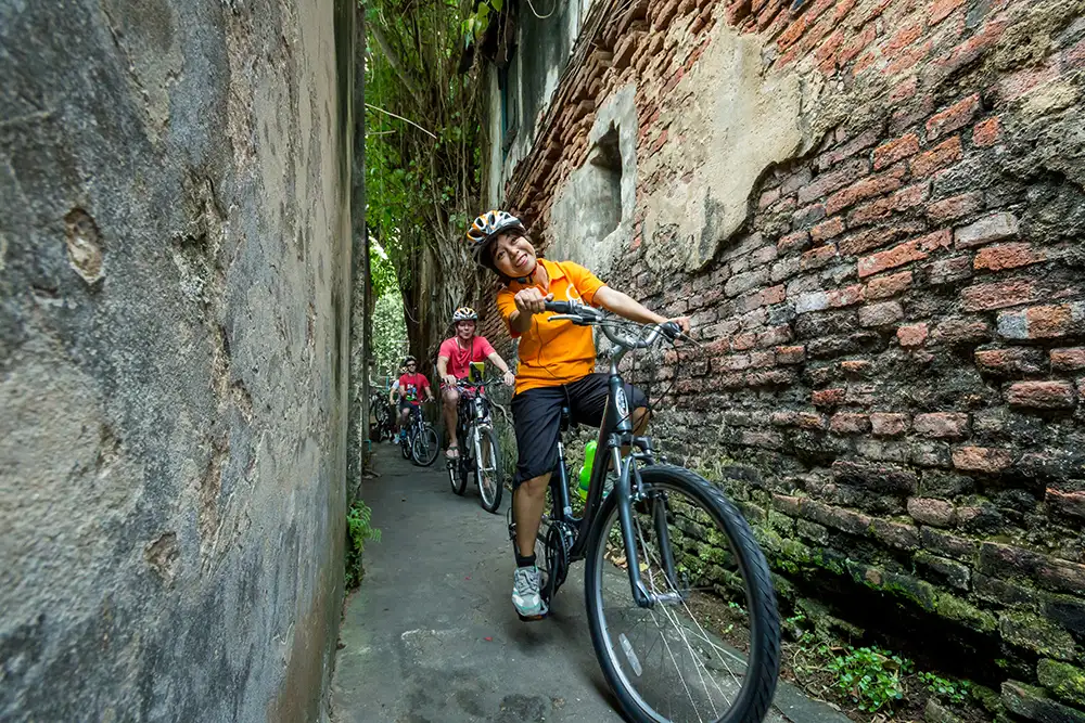 Go Red - Bangkok Bike Culture Tour