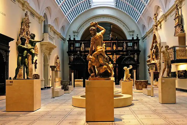 Private Tour to Victoria & Albert Museum