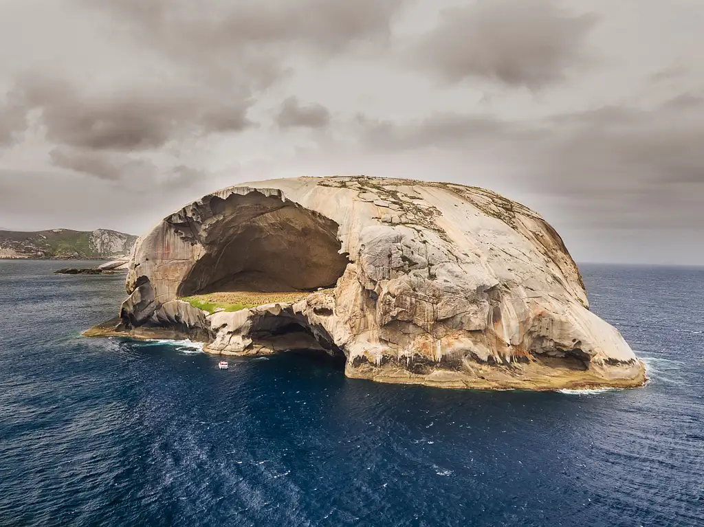 2.5 Hour Wilsons Promontory Cruise | Discover Skull Rock