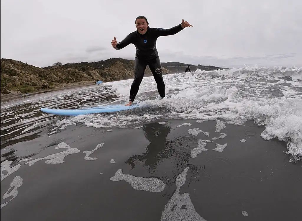 Group Surf Lesson Raglan Beach