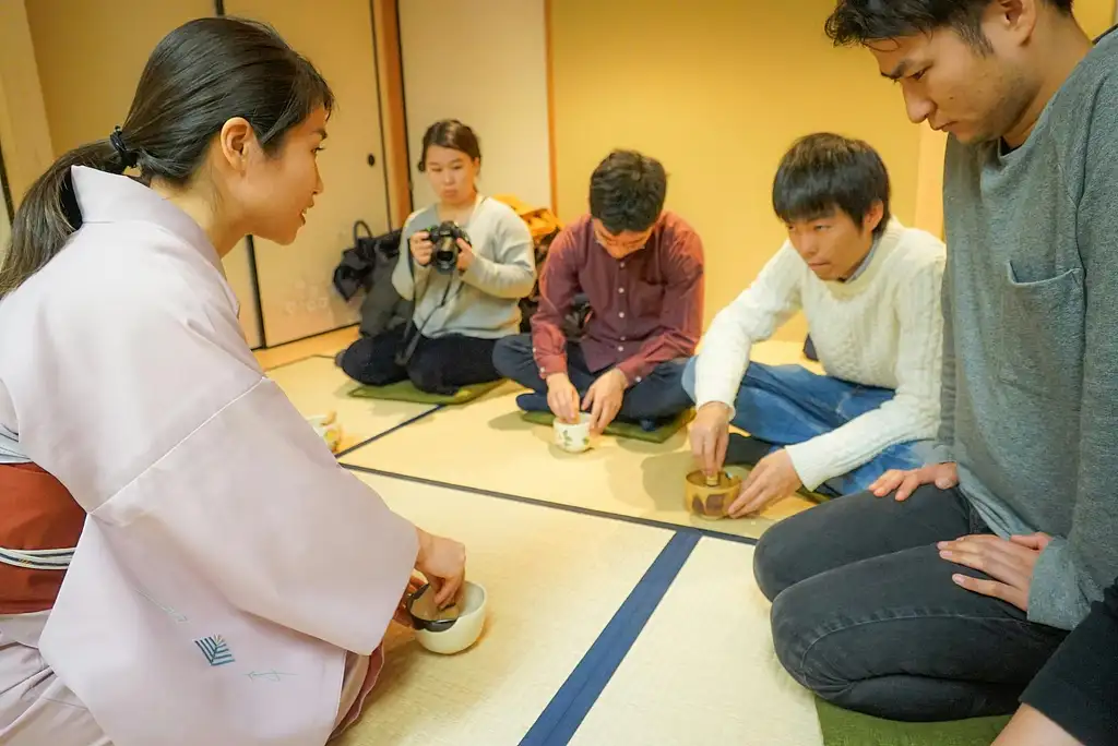 Kyoto Tea Ceremony And Kiyomizu-dera Temple Walking Tour