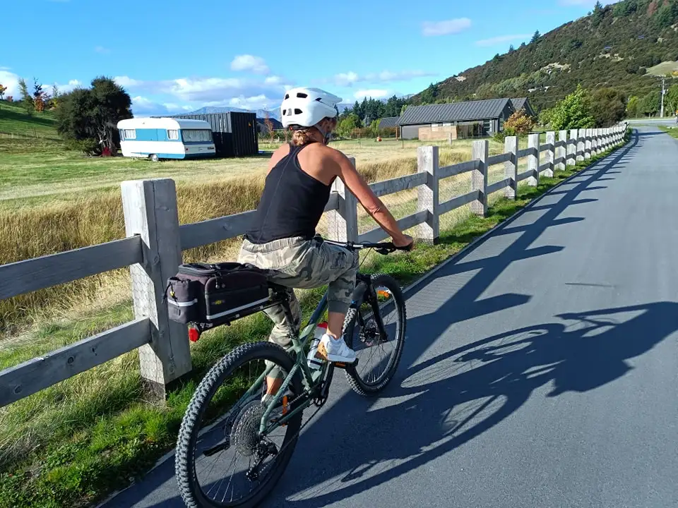 Lake Dunstan Cycle Trail Package: E-Bike Hire + Return Transfers to Cromwell