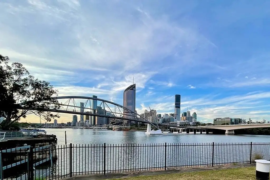 Legend's Lunch Brisbane River Cruise