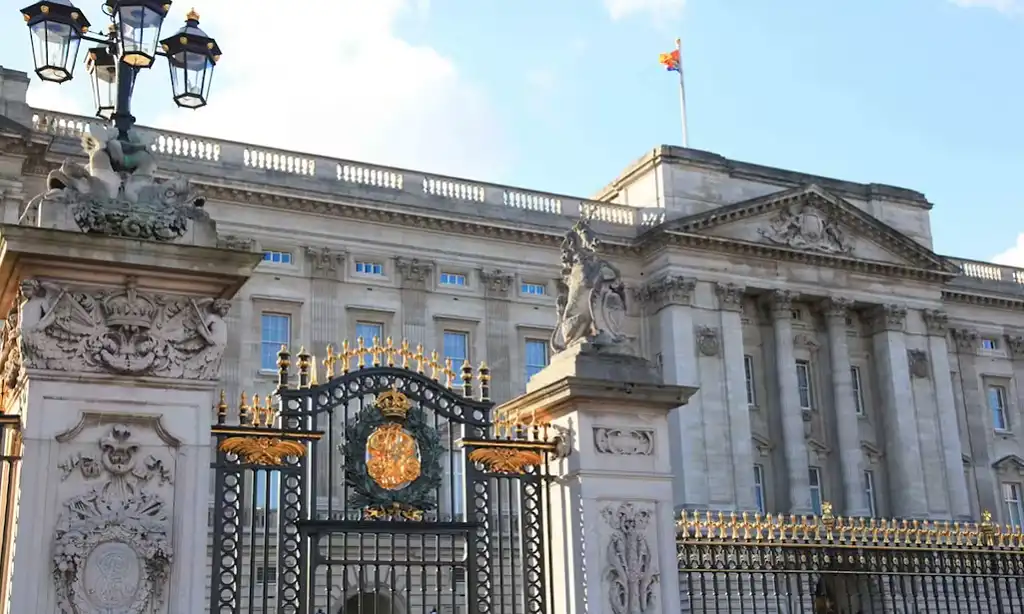 Buckingham Palace Skip-the-line Tour with Changing of the Guard