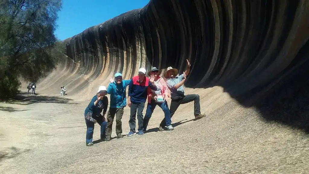 Wave Rock, Historic York & Corrigin Tour