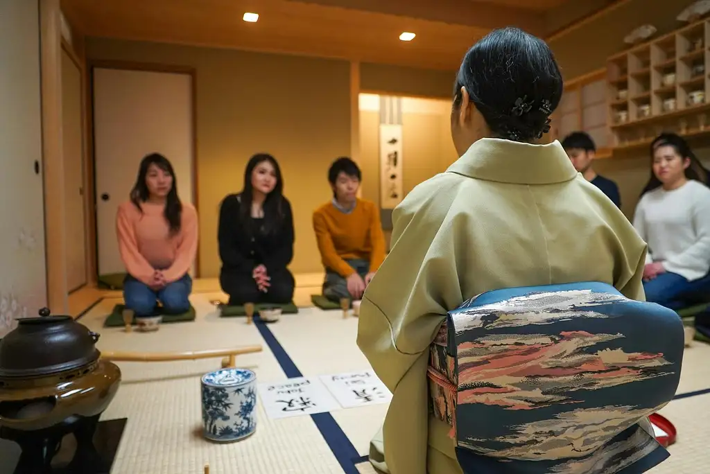 Kyoto Tea Ceremony And Kiyomizu-dera Temple Walking Tour