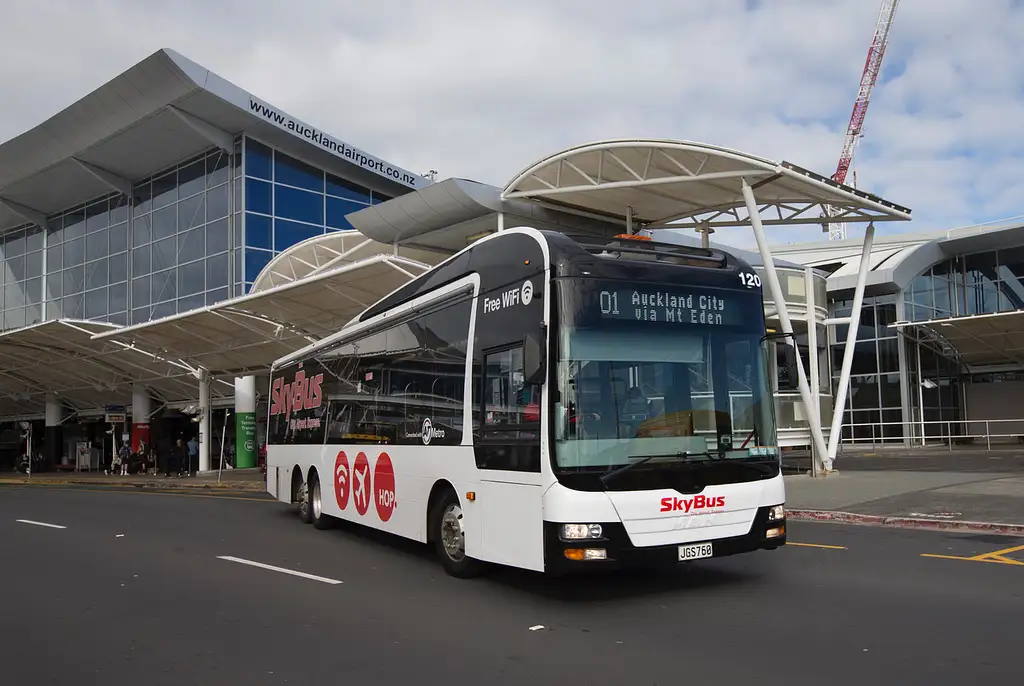 Skybus Airport Express - Auckland, New Zealand