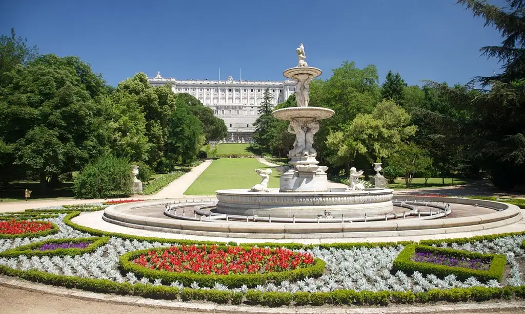 Royal Palace Of Madrid Guided Visit with Skip-the-line Tickets