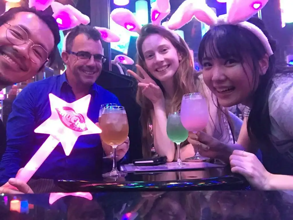 Bar-Hopping Night Tour In Shinjuku