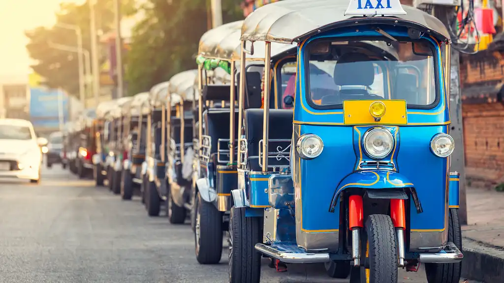 Tuk Tuk Tales: Exploring Chiang Mai's Old Town & Market | Half Day Private Tour