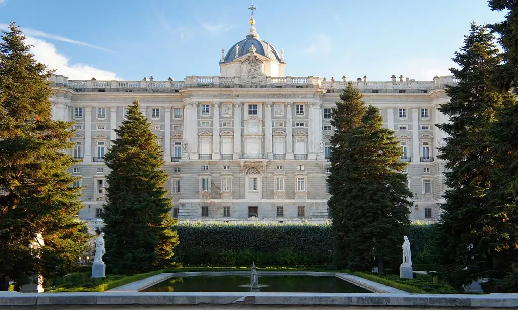 Royal Palace Of Madrid Guided Visit with Skip-the-line Tickets