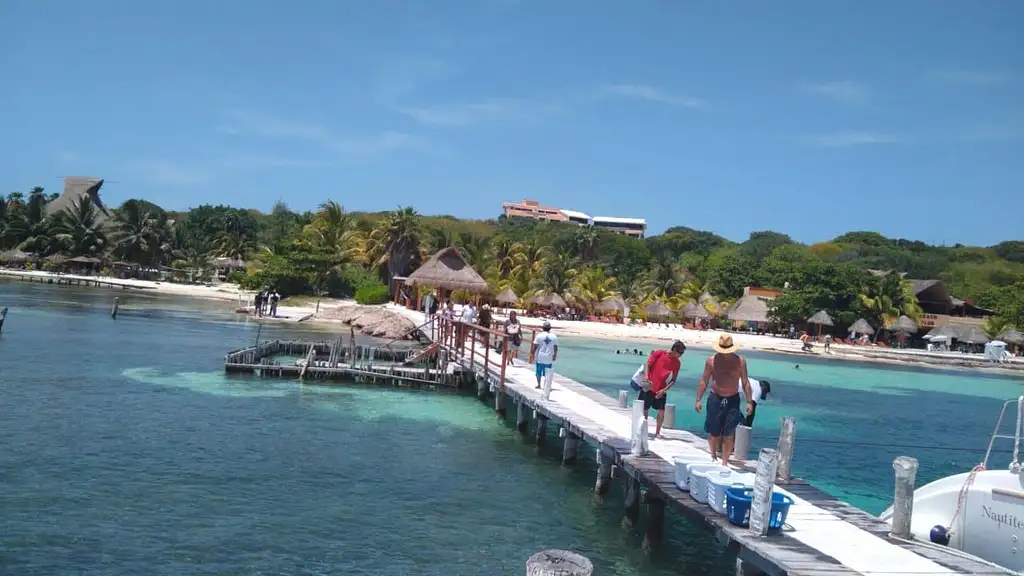 Isla Mujeres Luxury Catamaran Day Trip