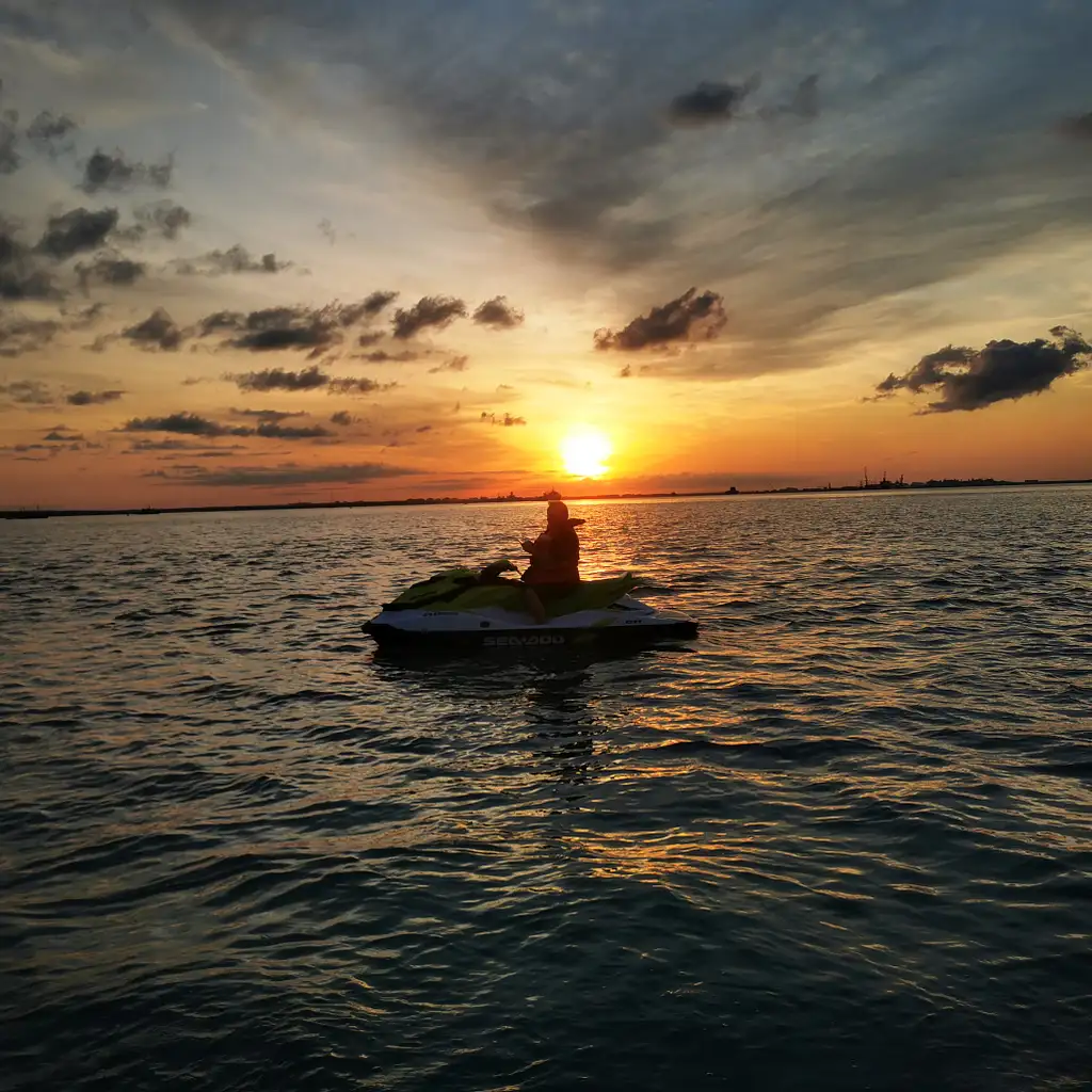 Honey Rider Sunrise Jet Ski Tour