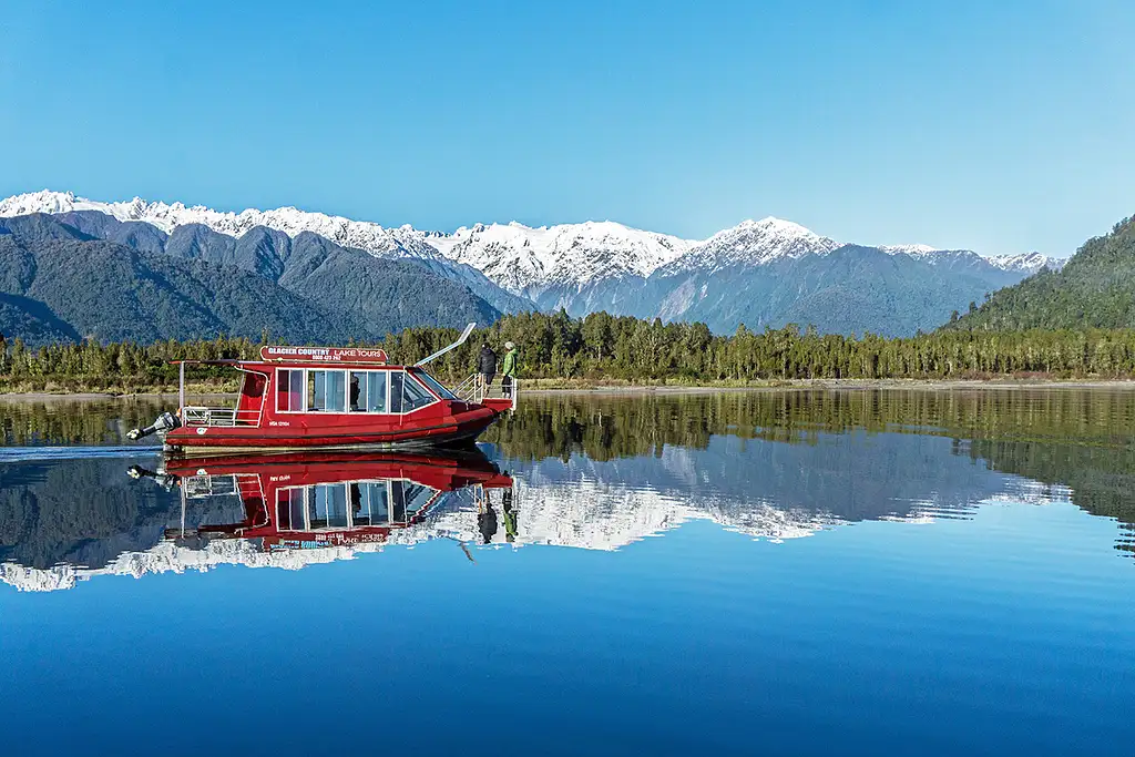 Lake Mapourika Scenic Cruise