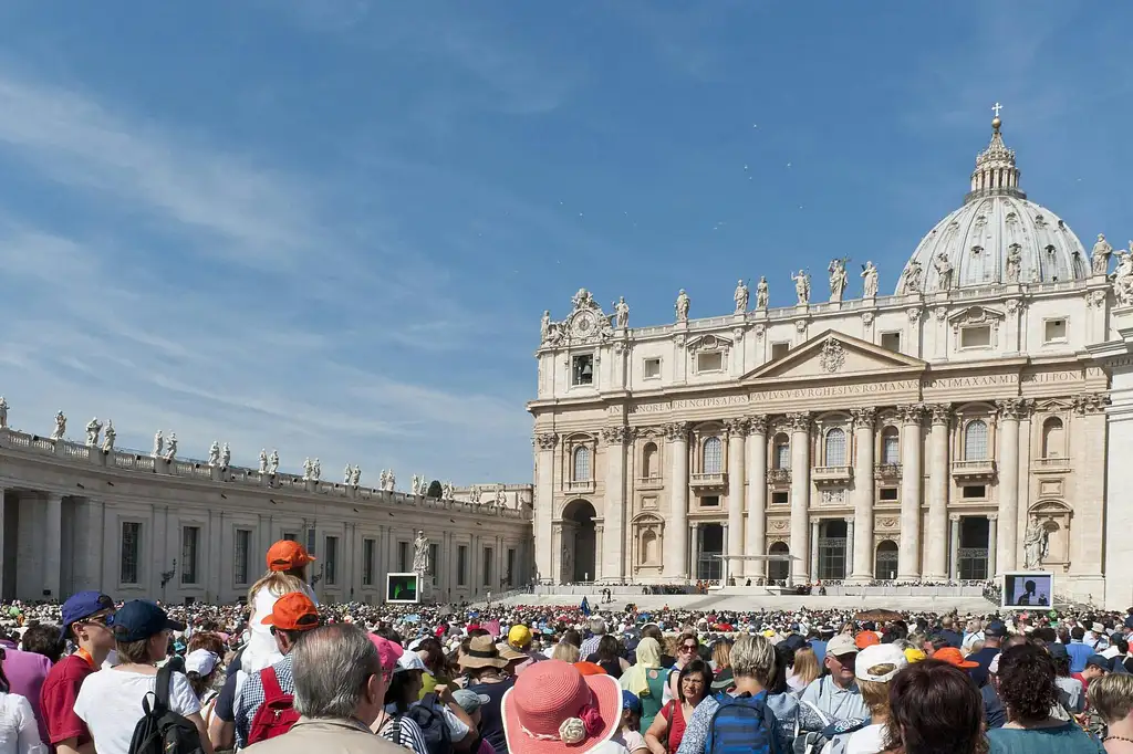 Papal Audience experience with Pope Francis including tickets