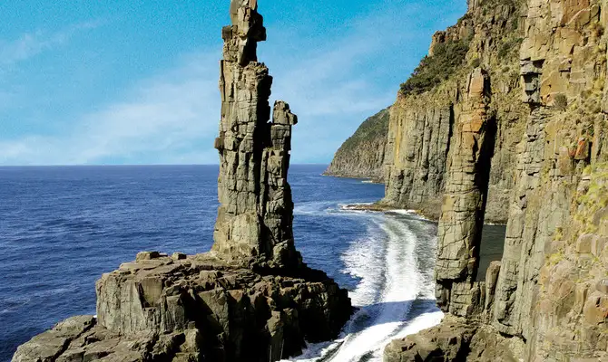 2.5 Hour Lighthouse And Island Cruise From Hobart - Iron Pot